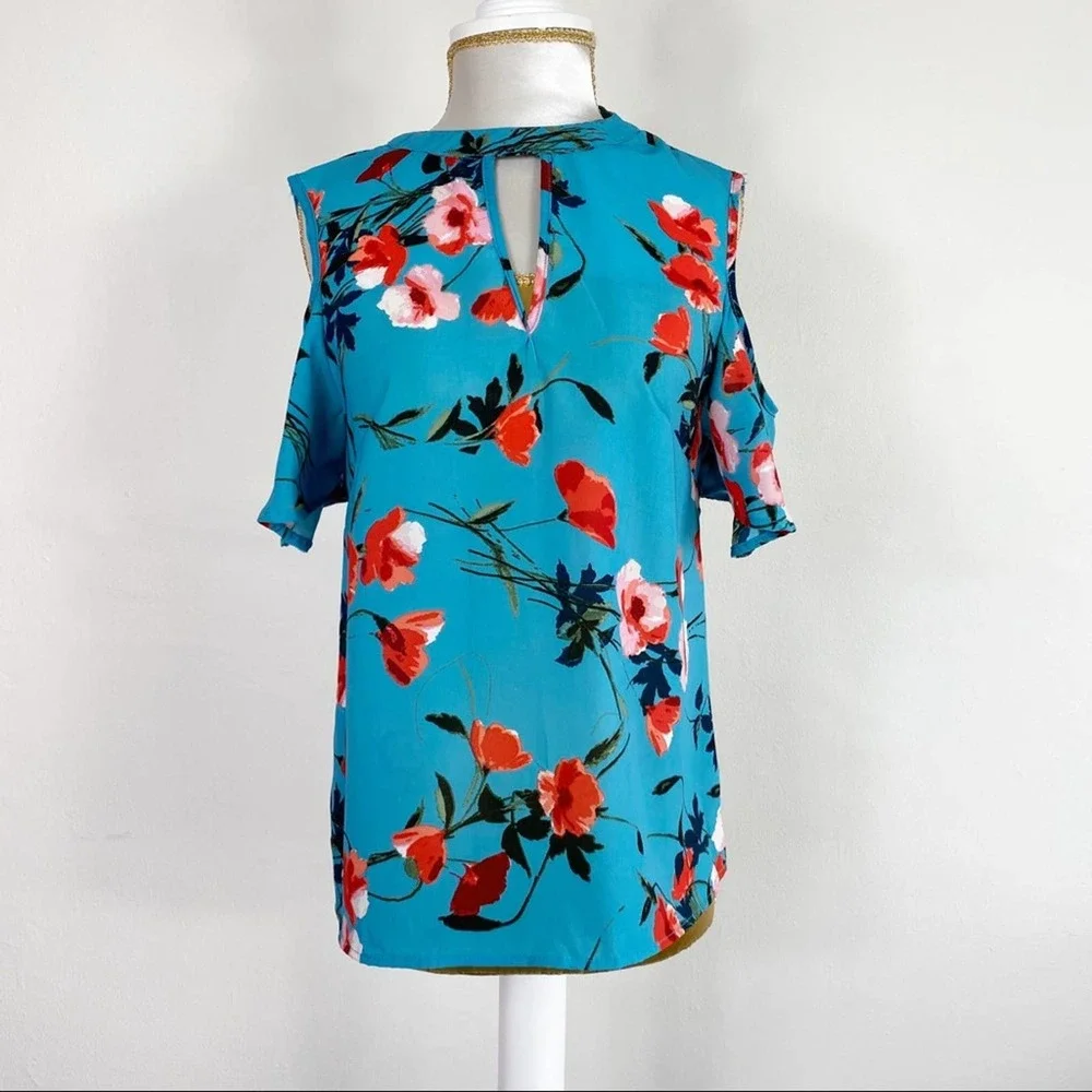 Japna top flower front keyhole cold shoulder S - Picture 2 of 6